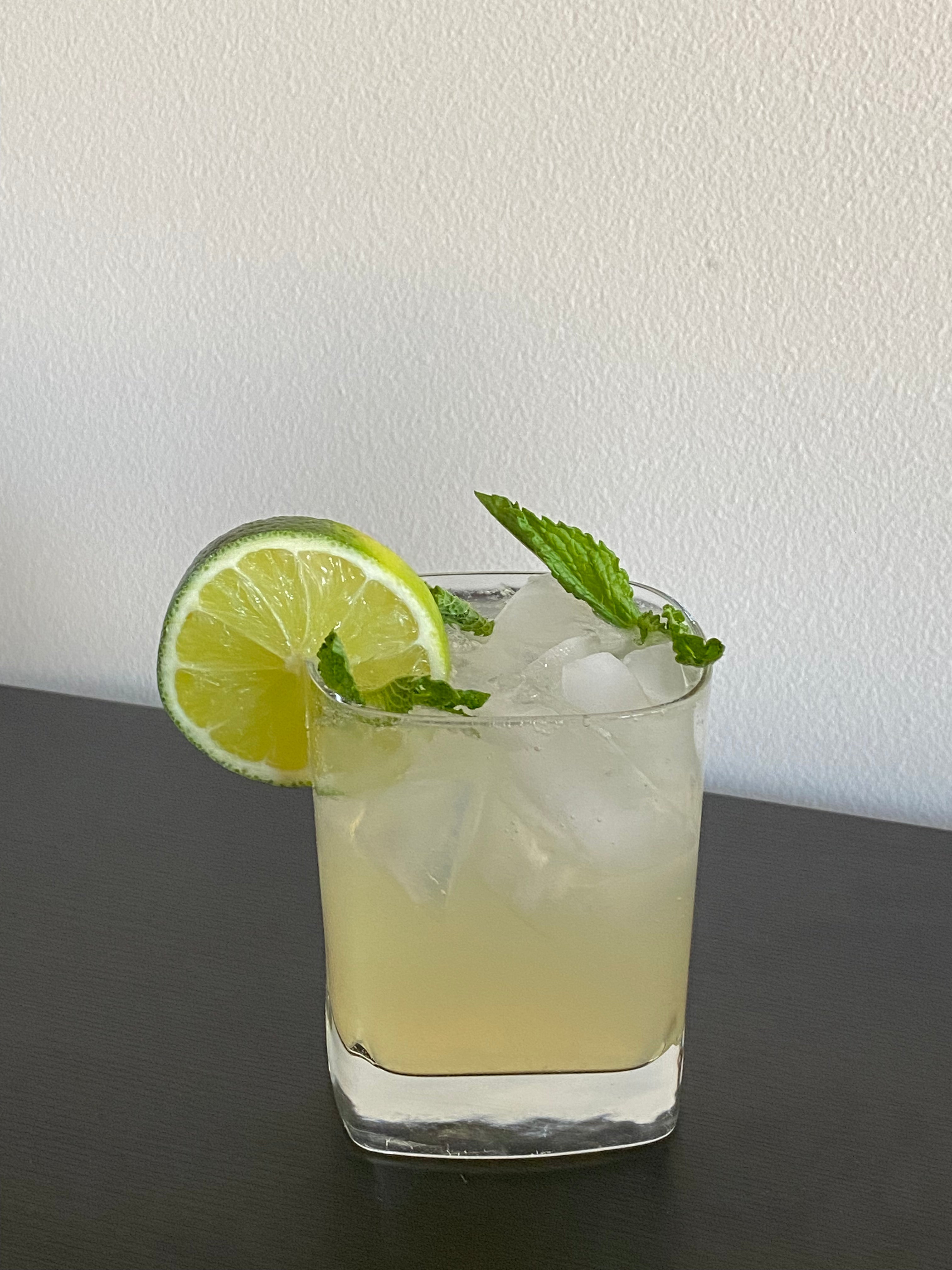 Spring Refresh: Nettle Tea Mojito for Vitality & Wellness